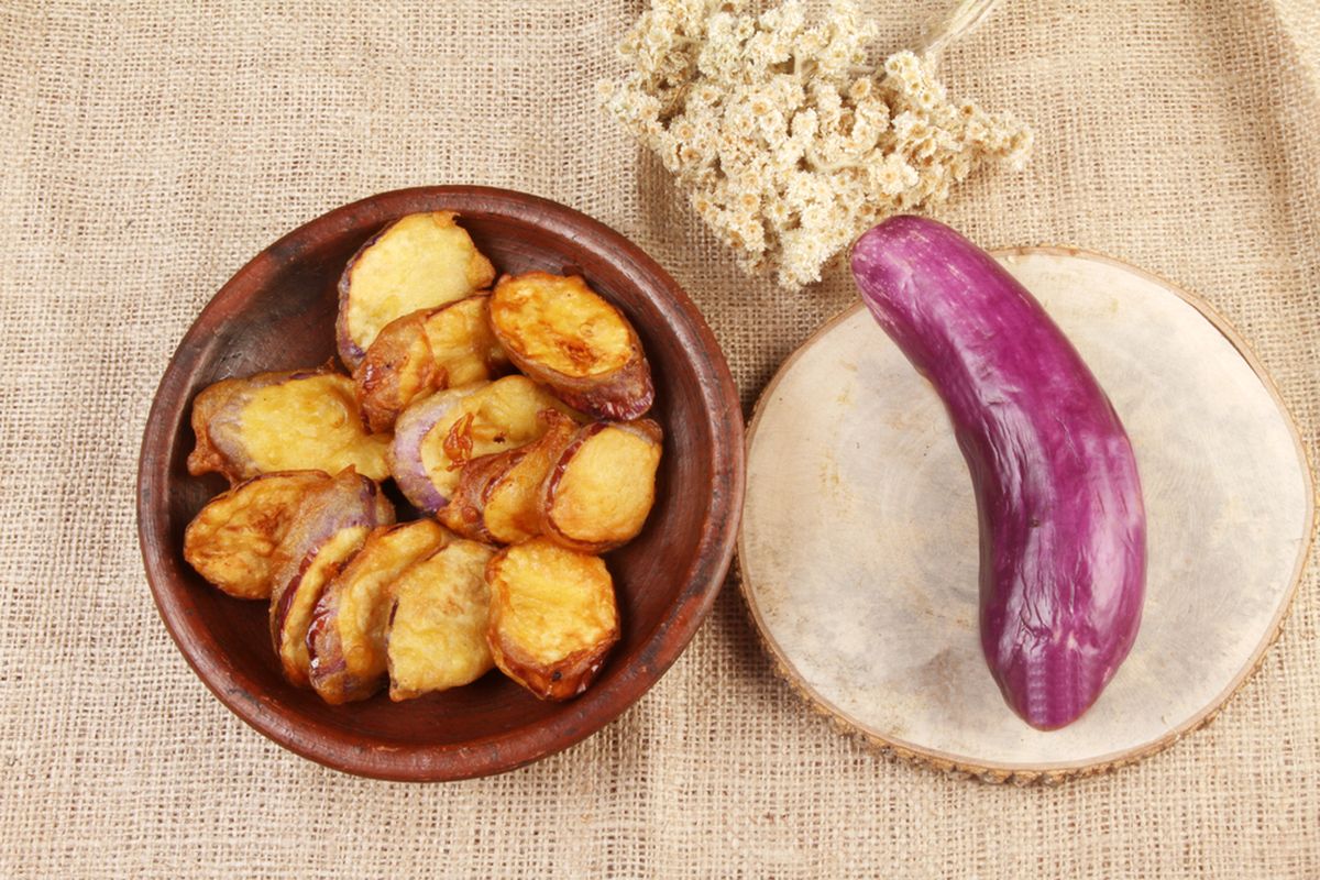 4 Langkah Praktis Menggoreng Terong Yang Anti Minyak