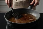 Irit Minyak! 4 Trik Dapur Bikin Versi Bekasnya Bersih Lagi
