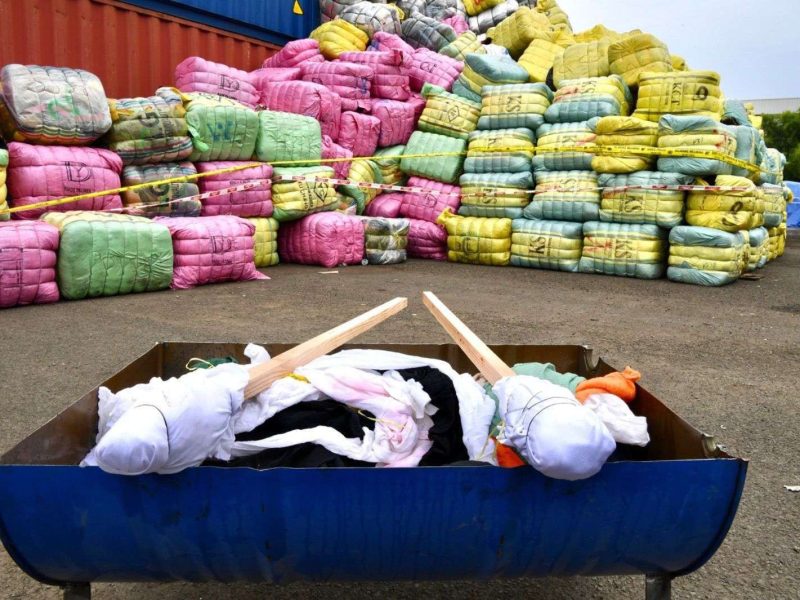 Impor Pakaian Ketat: Wajib Pertek Dan Jasa Surveyor!