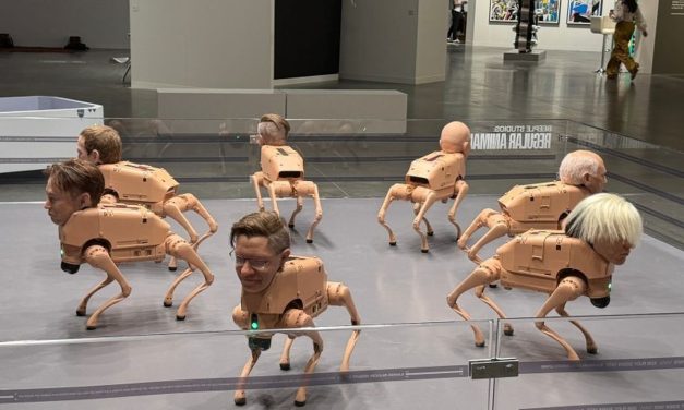 Laris Manis! Robot Anjing Wajah Elon Musk Di Banderol Rp1,6 M