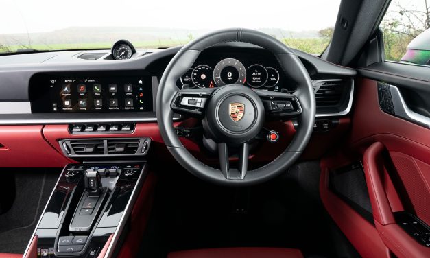 Interior Porsche 911 Carrera, Perpaduan Klasik & Teknologi Modern