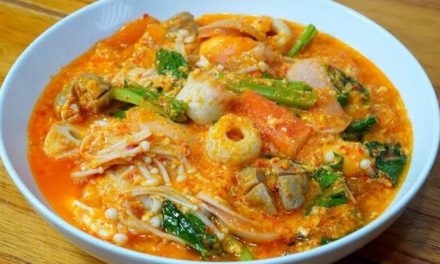 Seblak, Sensasi Pedas Gurih Dari Bandung Yang Mendunia