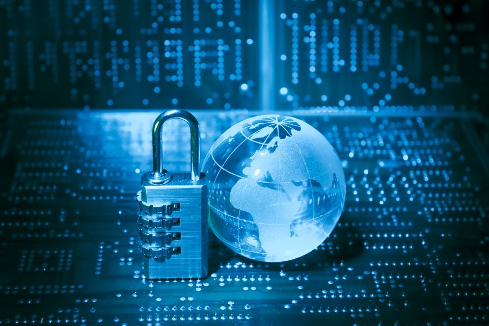 Teknologi Kriptografi Untuk Melindungi Informasi Dan Komunikasi