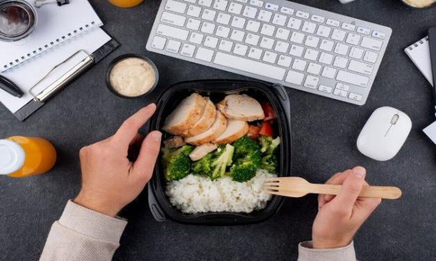 Kreasi Makan Siang Lezat Untuk Dibawa Ke Kantor