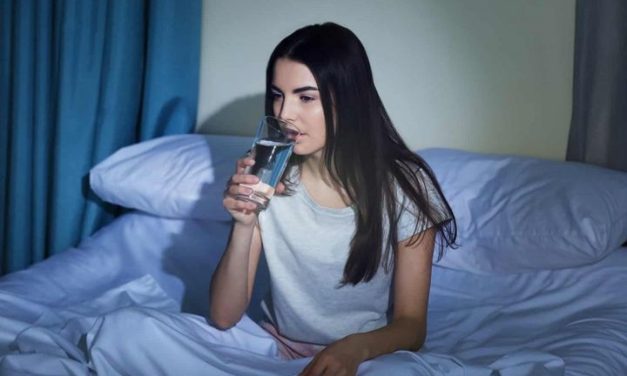 Metabolisme Dan Detoksifikasi, Minum Air Putih Sebelum Tidur