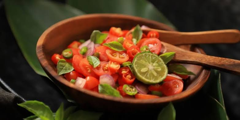 Kesegaran Sambal Dabudabu Bercampur Dengan Sensasi Pedas