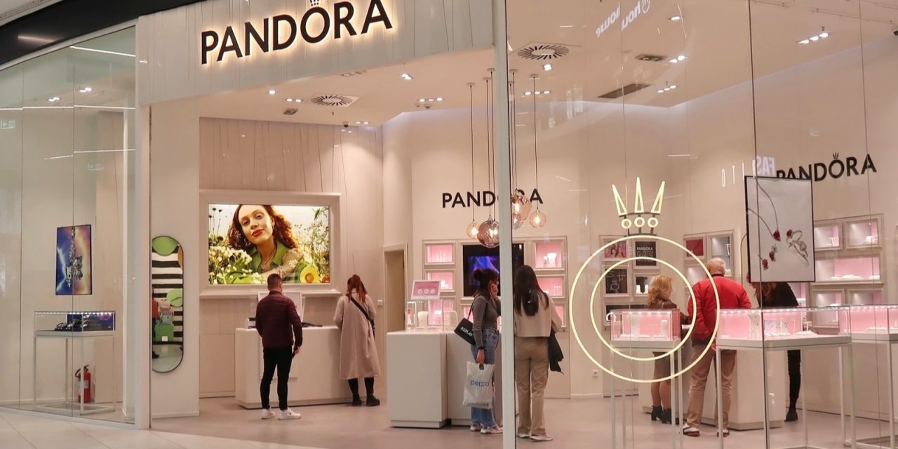 Keuntungan Besar Pandora Dari Ekspansi Pasar Global