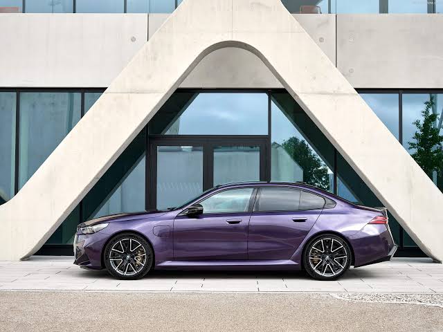 BMW M5 2025
