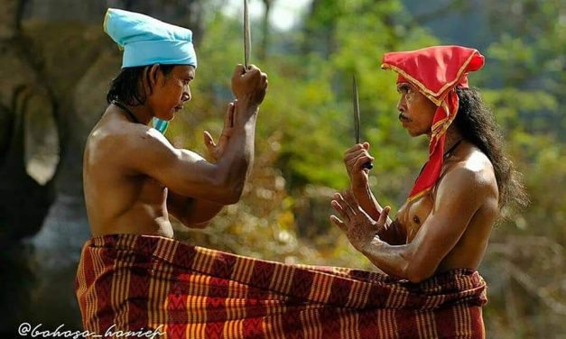Tarung Sarung Tradisi Seni Bela Diri Suku Bugis Yang Punya Makna