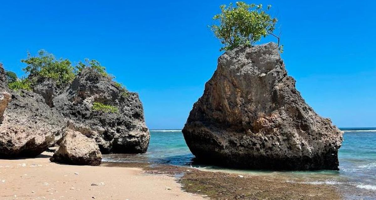 Hidden Gem Di Bali Yang Di Kelilingi Tebing Menjulang Tinggi