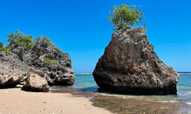 Hidden Gem Di Bali Yang Di Kelilingi Tebing Menjulang Tinggi